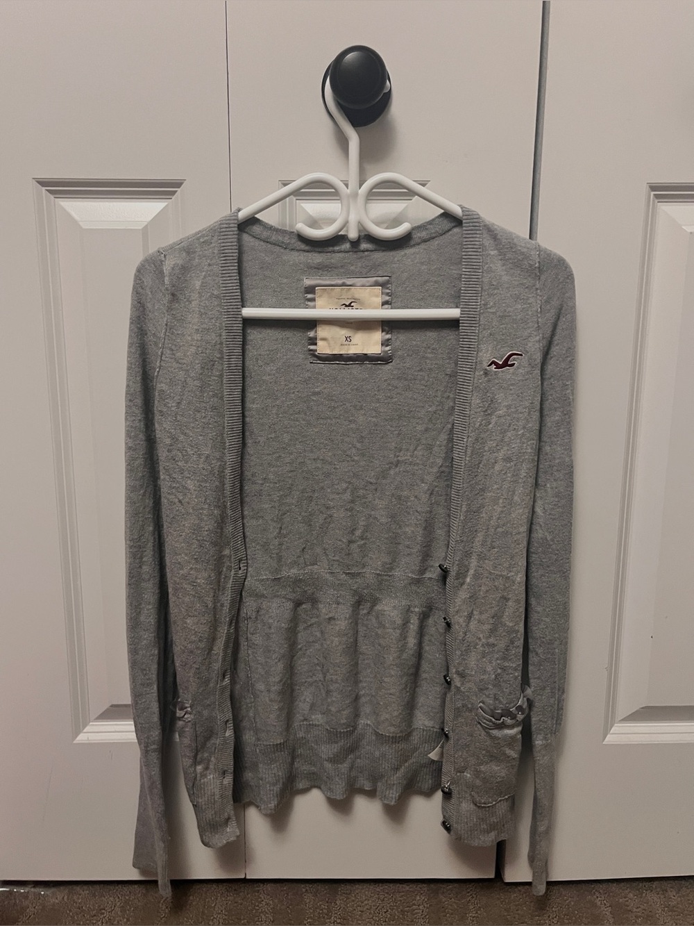 HOLLISTER Women's Light Grey Button-Up Cardigan